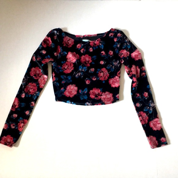 UO Kimchi Blue Velvet Velour Floral Crop Top black - Picture 3 of 10